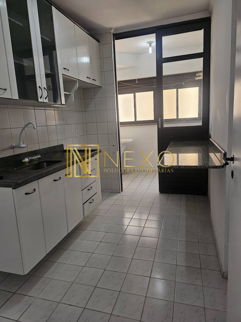 Apartamento à venda com 3 quartos, 79m² - Foto 2